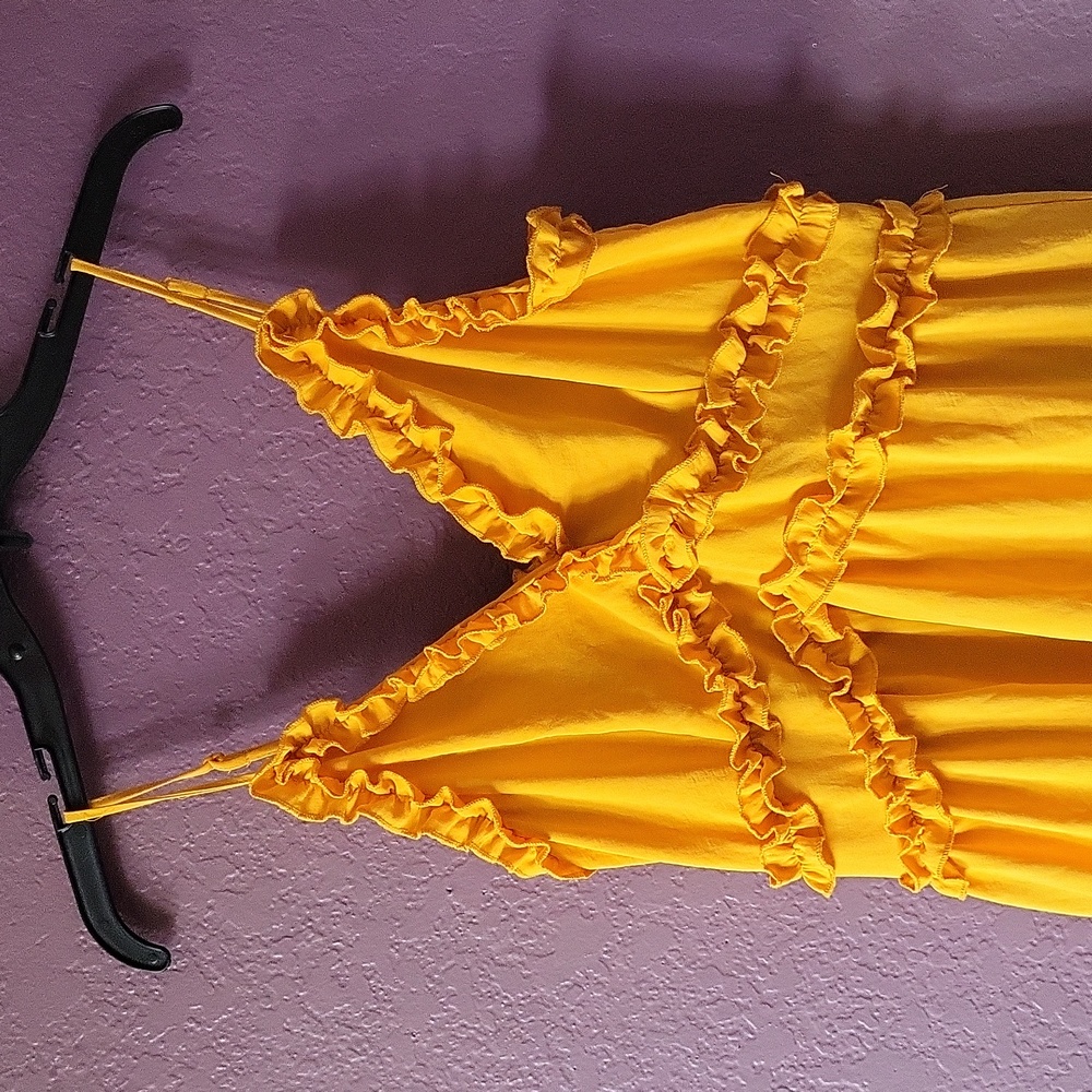 Iris Ruffled Dress - Picture 2 of 12